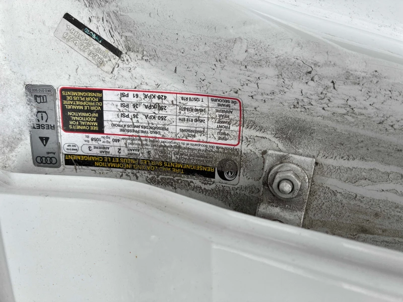 Audi A4 2.0L 4cyl AWD, снимка 3 - Автомобили и джипове - 53258862