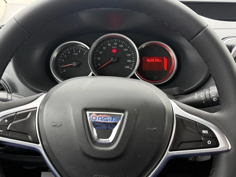 Dacia Dokker 1.6 LPG, снимка 15 - Автомобили и джипове - 53374424