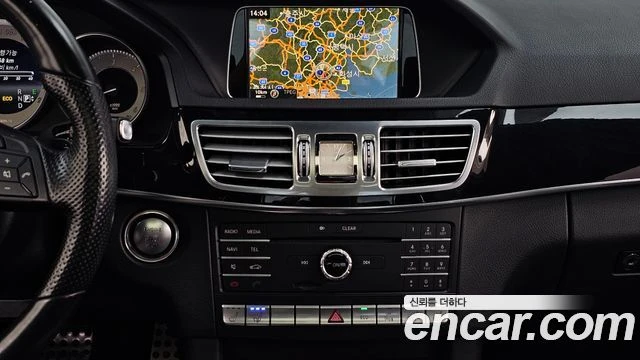 Mercedes-Benz E 350 d 4MATIC AMG| 360| ОБДУХВАНЕ| ПАНОРАМА| ПАМЕТ, снимка 6 - Автомобили и джипове - 55888685