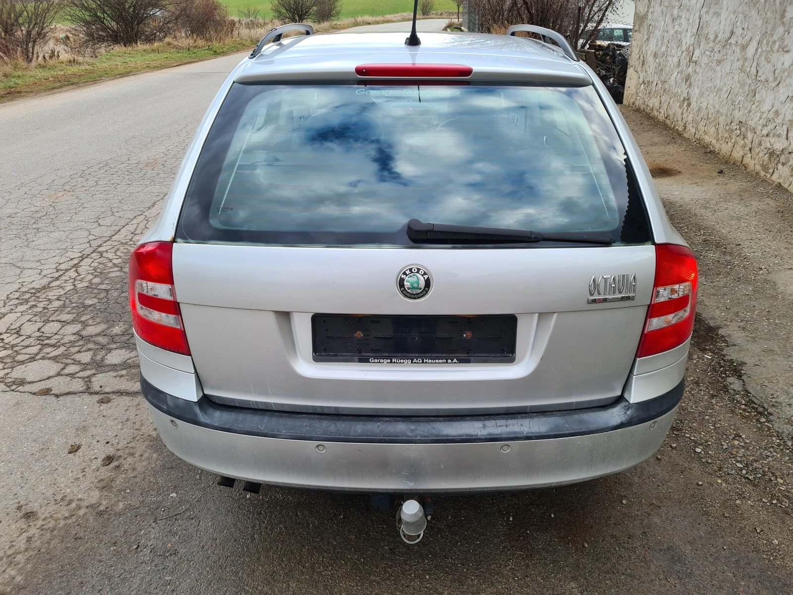 Skoda Octavia 2.0FSI 4X4 150к.с - изображение 5