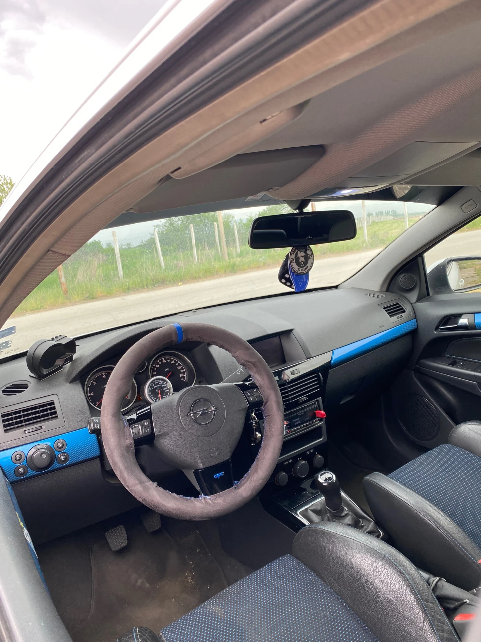 Opel Astra GTC 1.9CDTI - изображение 9