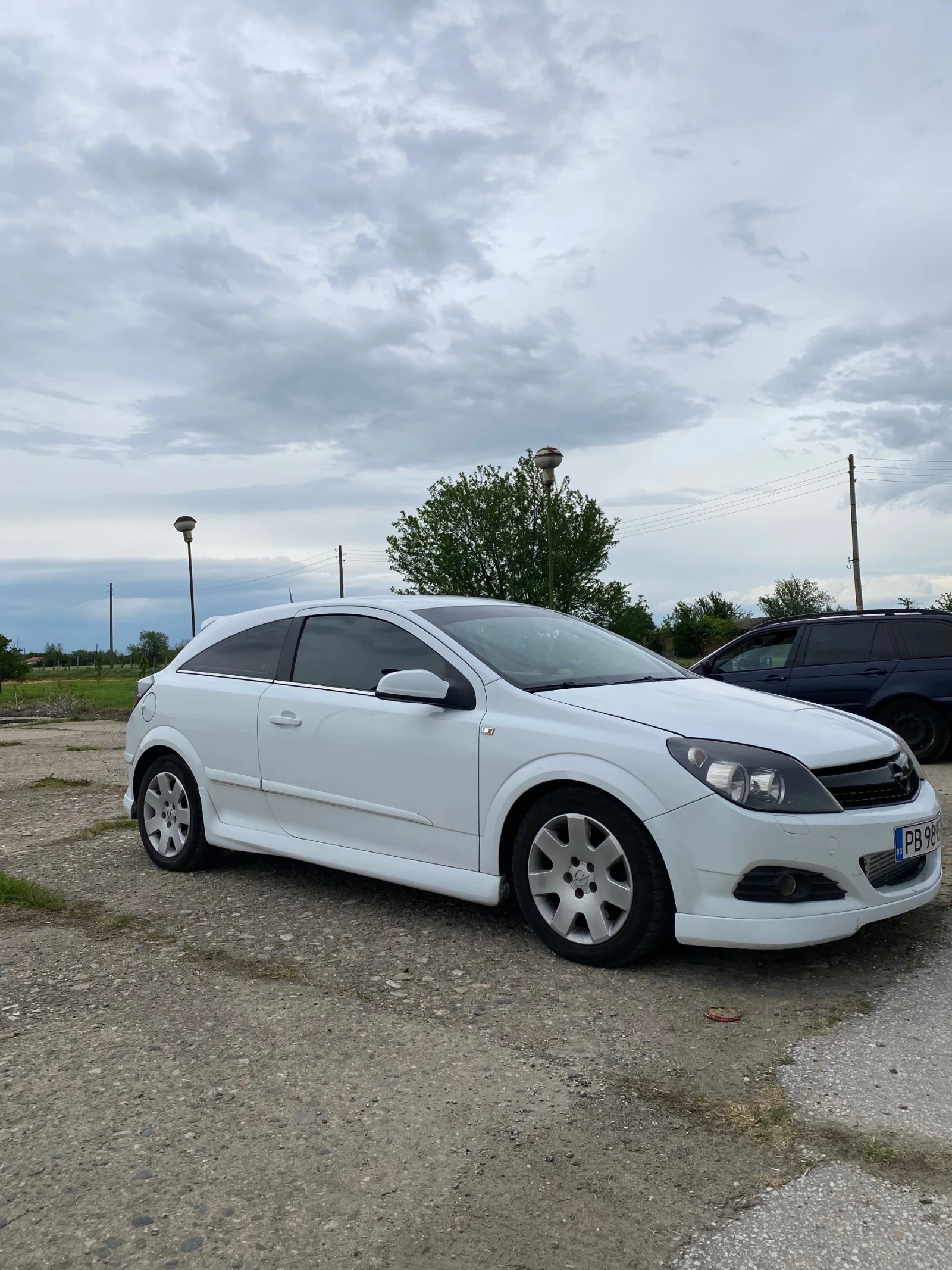 Opel Astra GTC 1.9CDTI - изображение 2