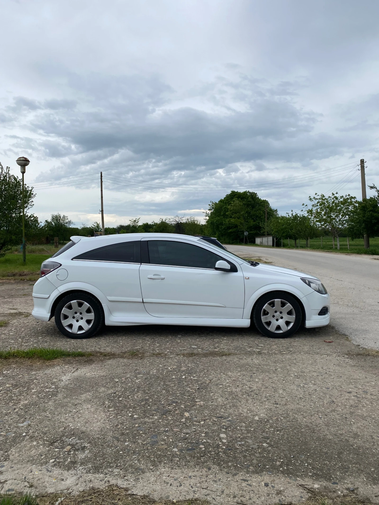 Opel Astra GTC 1.9CDTI - изображение 6