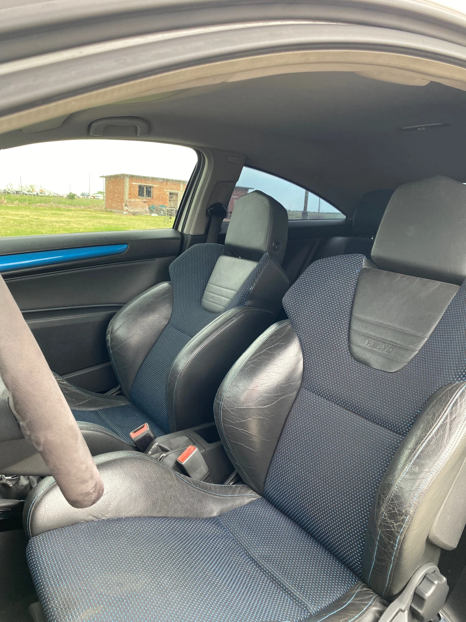 Opel Astra GTC 1.9CDTI - изображение 10