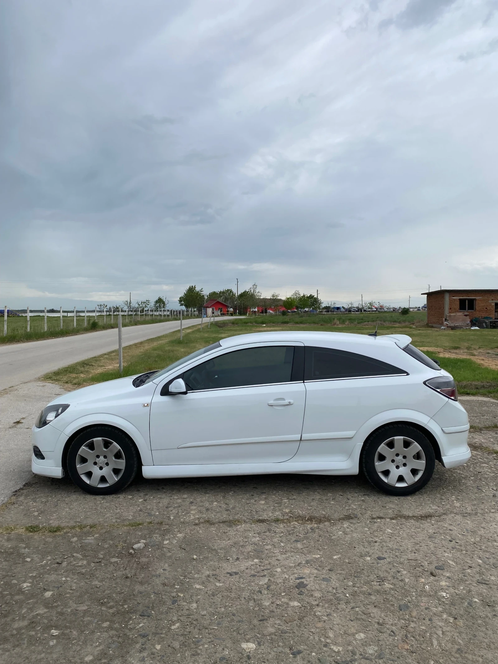 Opel Astra GTC 1.9CDTI - изображение 5