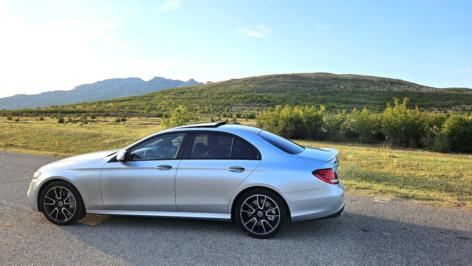 Mercedes-Benz E 400 AMG Line - изображение 4