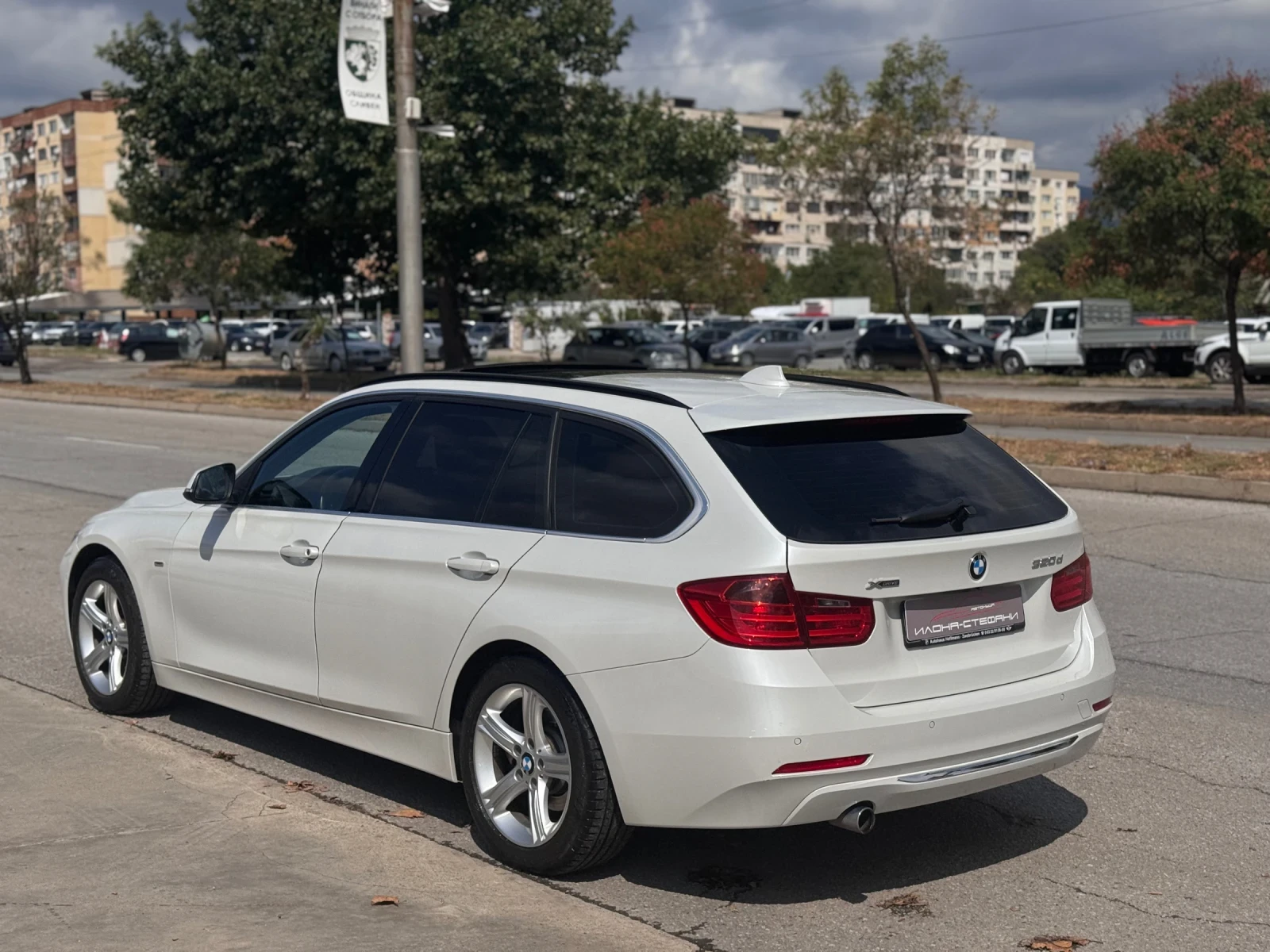 BMW 320 d X-Drive * LUXURY* Head Up* ПАНОРАМА* КАМЕРА* ТЕГ - изображение 3