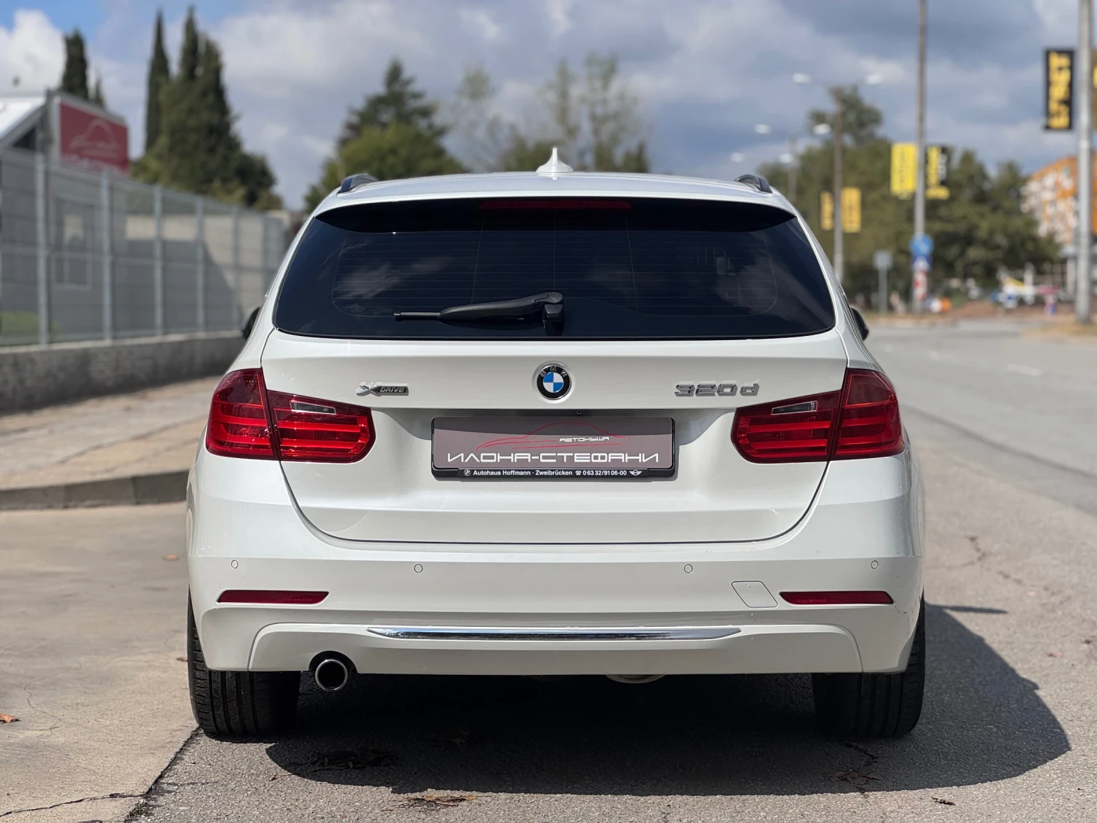BMW 320 d X-Drive * LUXURY* Head Up* ПАНОРАМА* КАМЕРА* ТЕГ - изображение 4