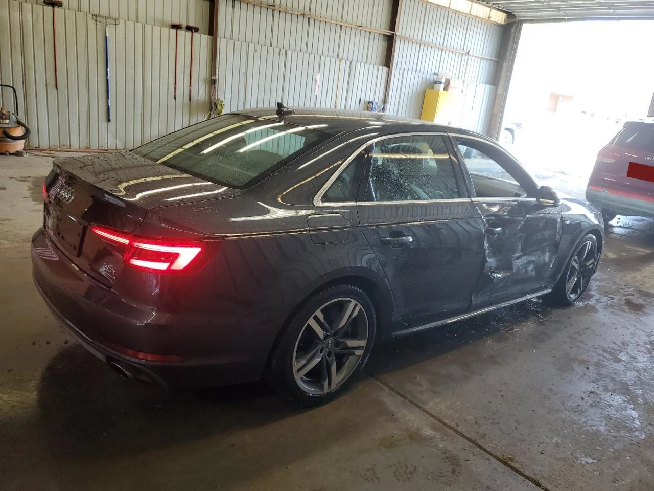 Audi A4 PREMIUM PLUS* Digital* Keyless* B&O* 4 Zone - изображение 3