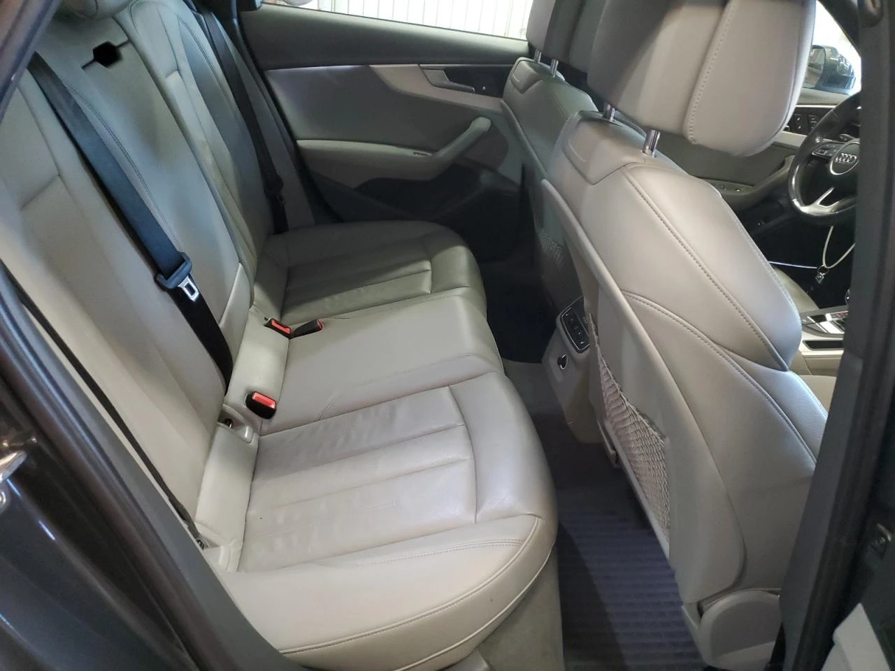 Audi A4 PREMIUM PLUS* Digital* Keyless* B&O* 4 Zone - изображение 10