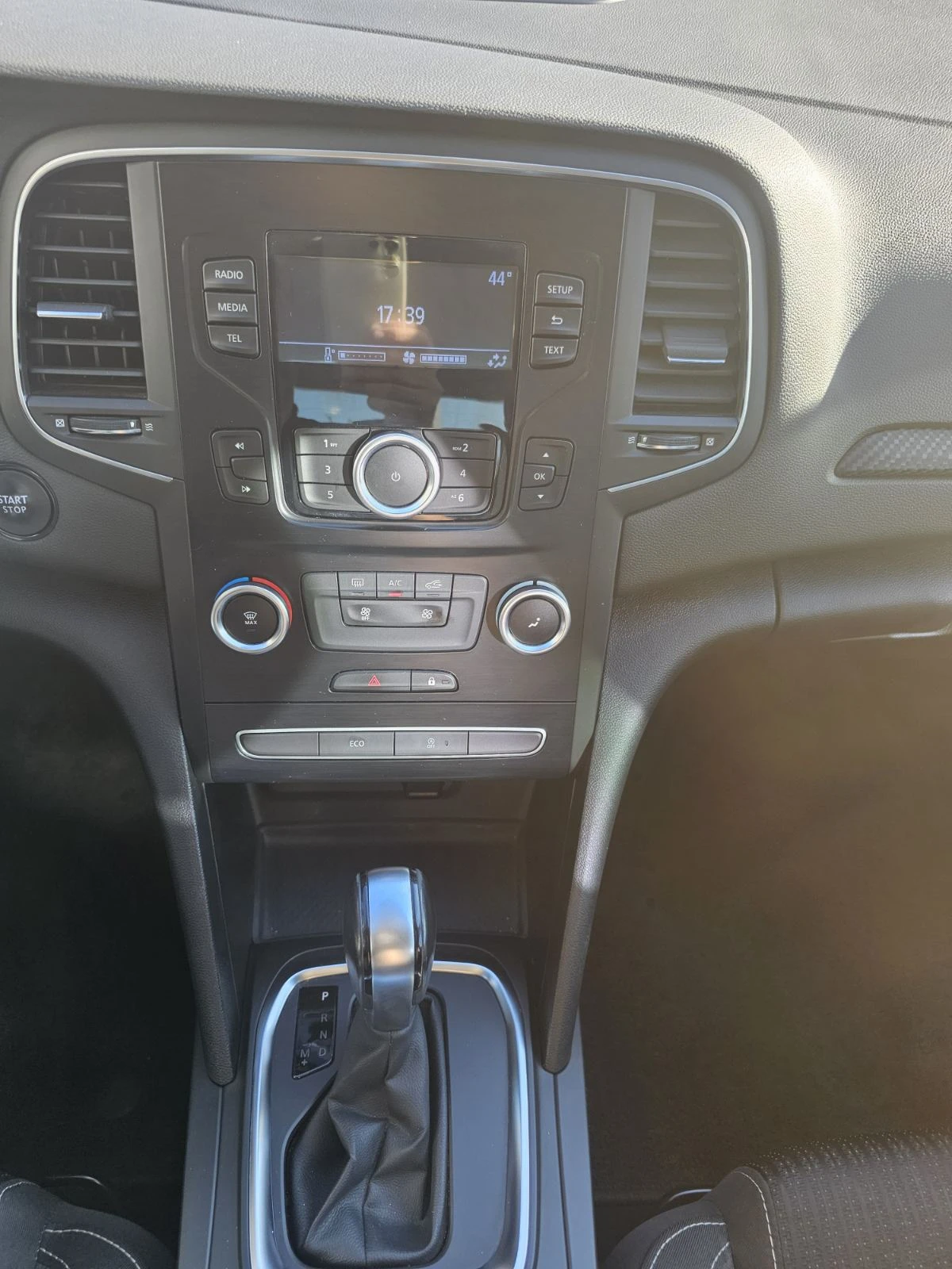 Renault Megane 1.3 TCe 140 EDC - изображение 10