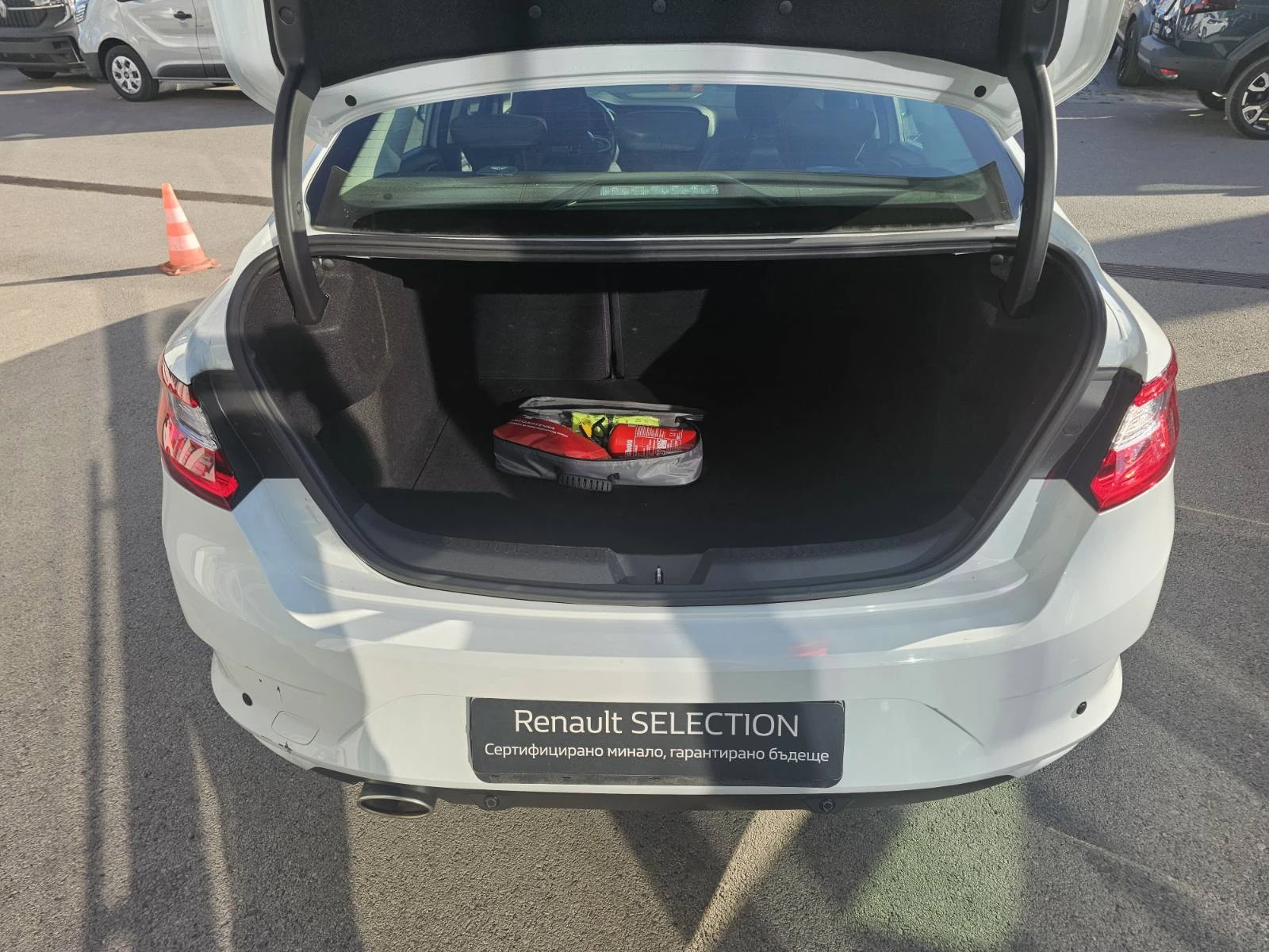 Renault Megane 1.3 TCe 140 EDC | Mobile.bg   14