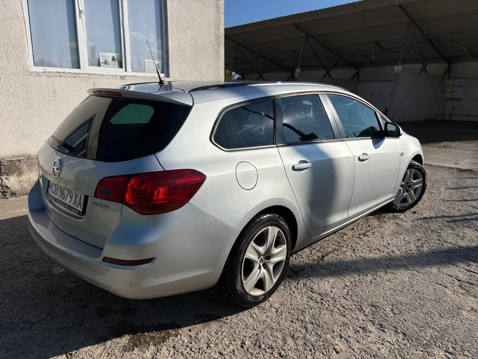 Opel Astra J 1.4 140hp - изображение 4