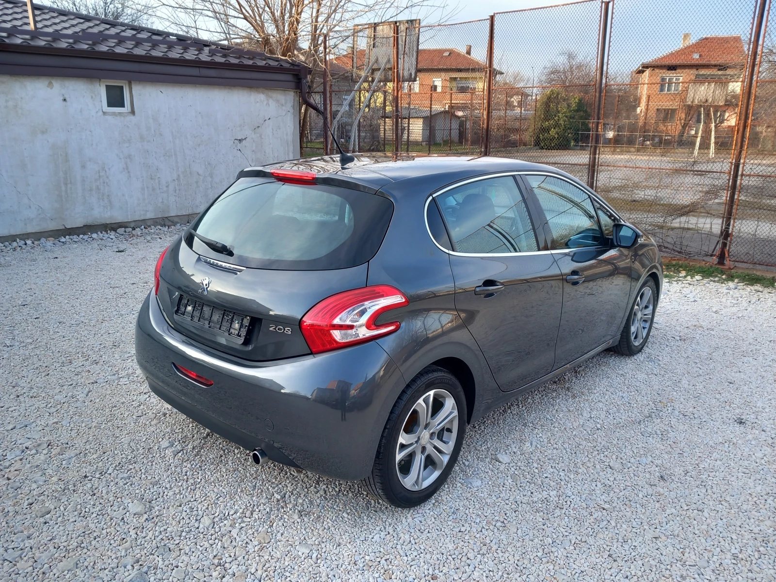 Peugeot 208 1.4i NAVI 95кс, снимка 5 - Автомобили и джипове - 53840410
