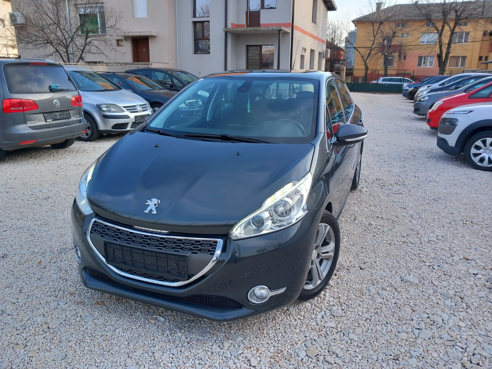 Peugeot 208 1.4i NAVI 95кс