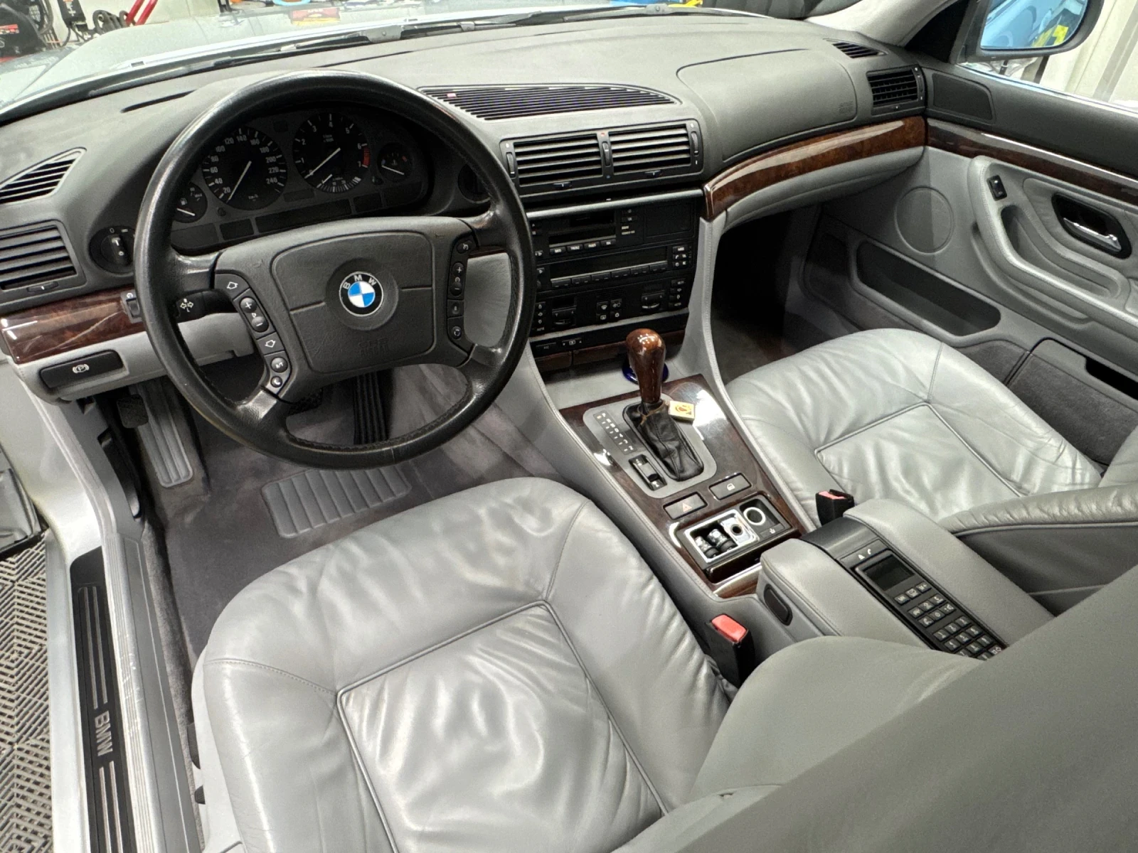 BMW 740, снимка 9 - Автомобили и джипове - 54459792