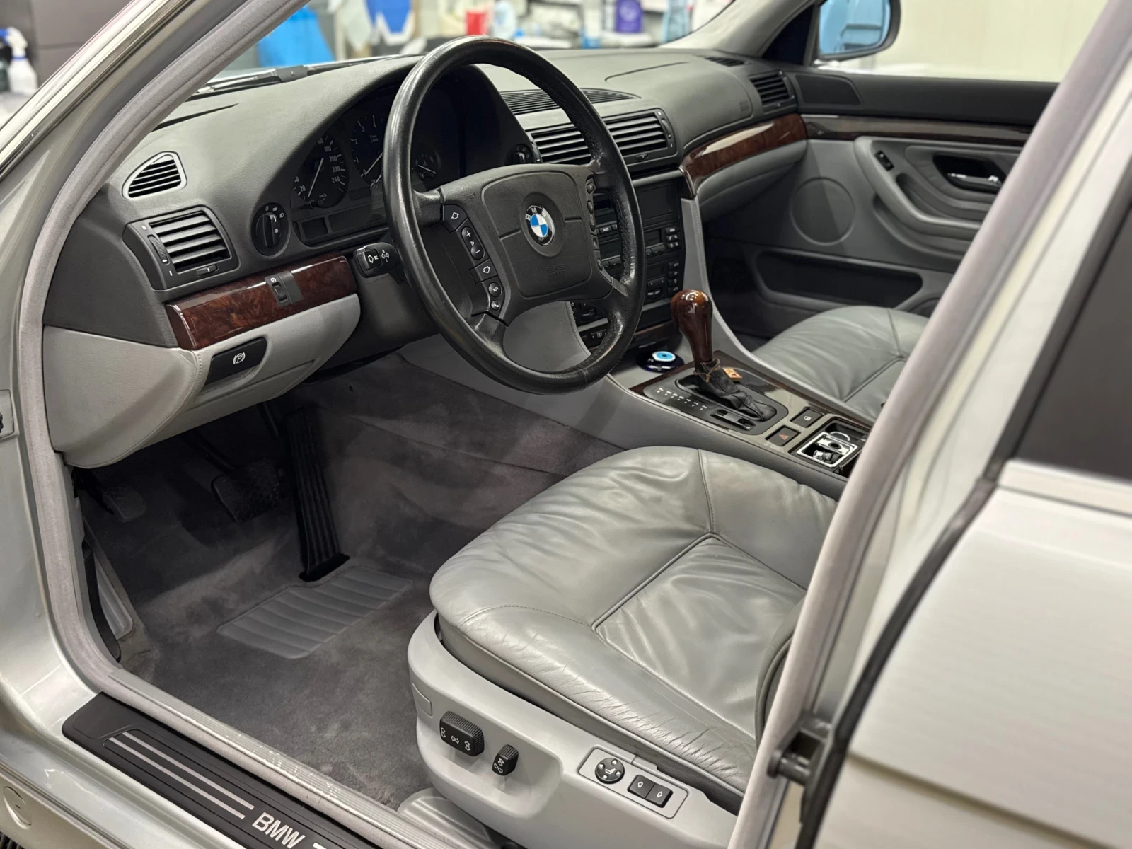 BMW 740, снимка 8 - Автомобили и джипове - 54459792