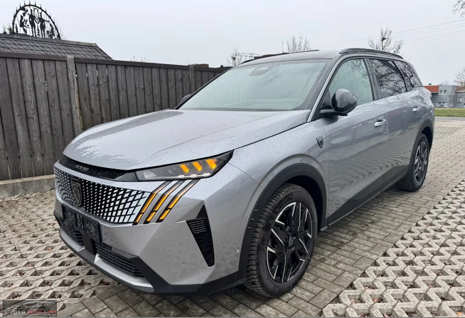 Peugeot 5008 1.2MHEV/145HP/GT-LINE/7S/AHK/360/MEMO/CPLAY/225q