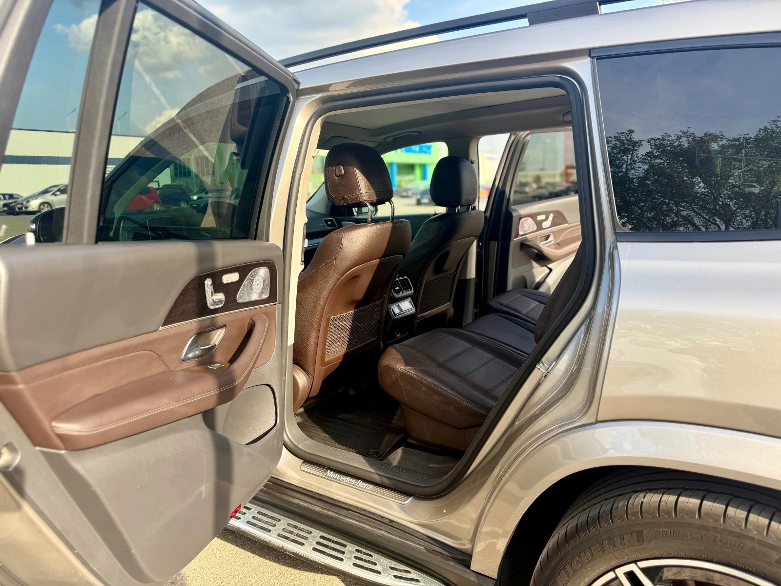 Mercedes-Benz GLS 450, снимка 10 - Автомобили и джипове - 54512452