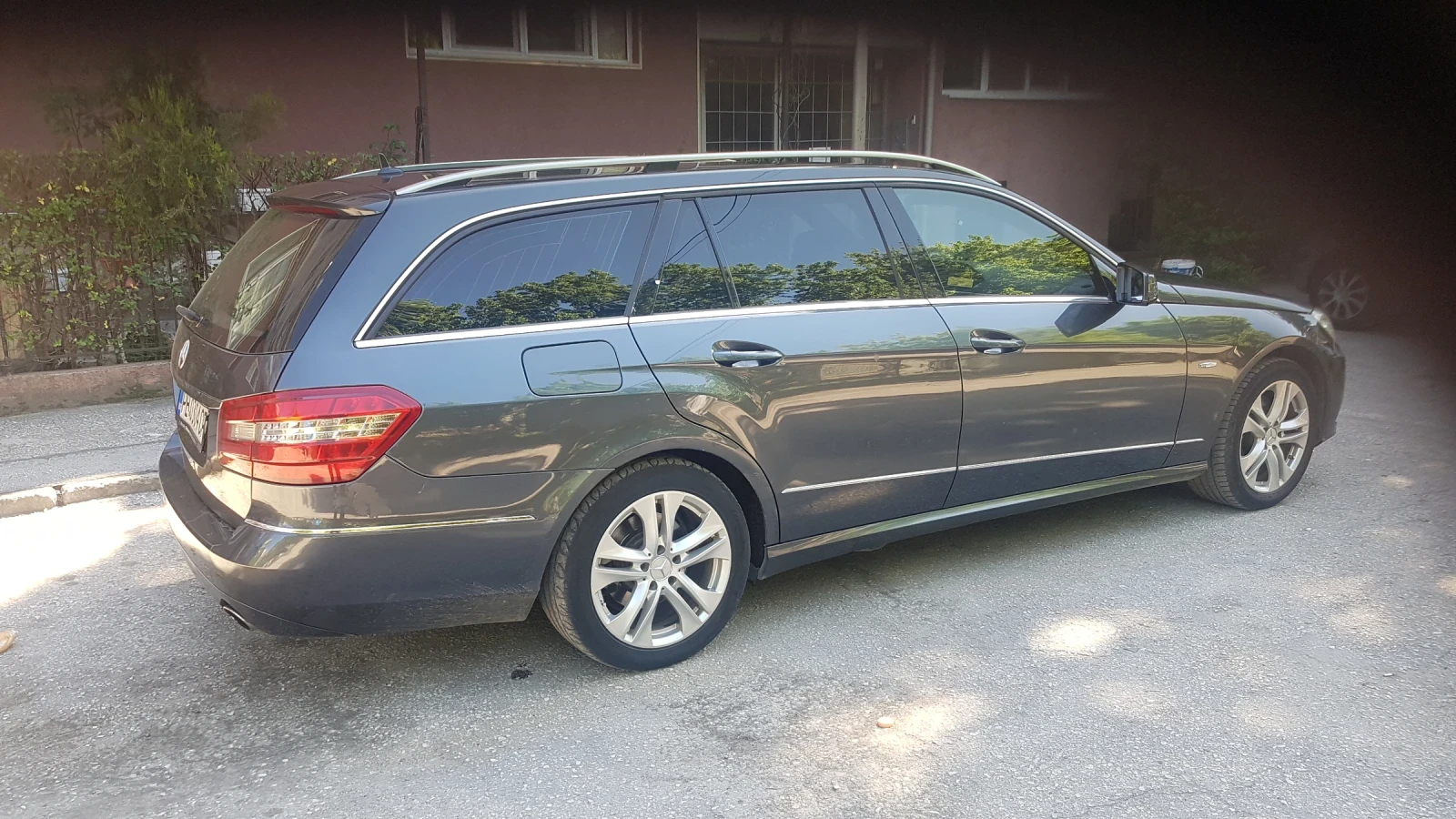 Mercedes-Benz E 350 TOP, снимка 3 - Автомобили и джипове - 54709391