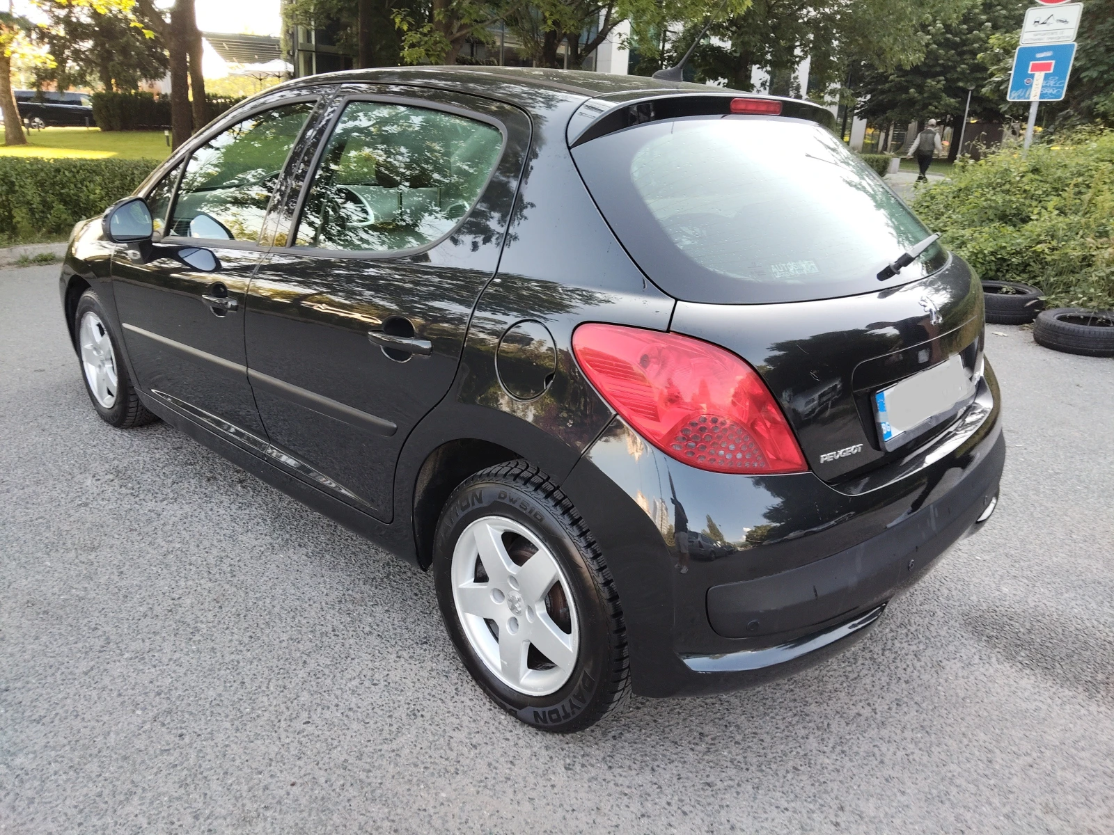 Peugeot 207 1, 4i РЕГИСТРИРАНА, снимка 4 - Автомобили и джипове - 54862902