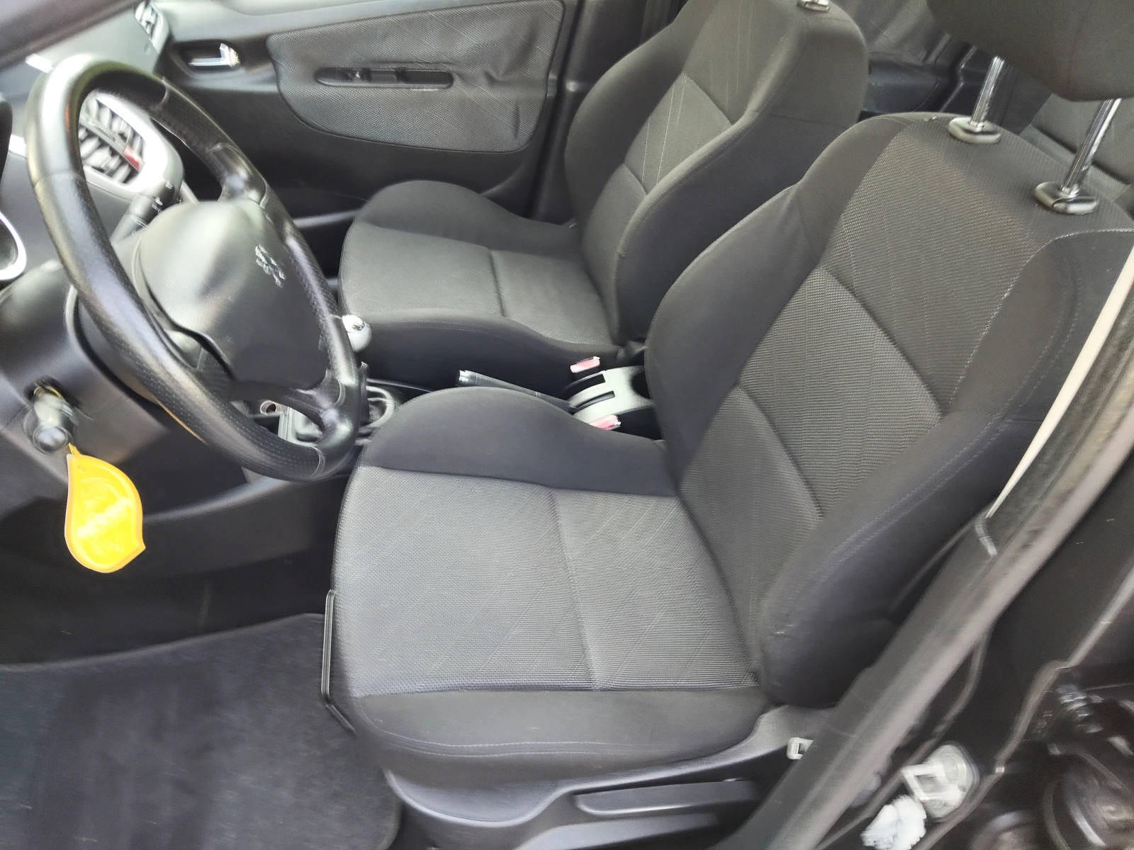Peugeot 207 1, 4i РЕГИСТРИРАНА, снимка 9 - Автомобили и джипове - 54862902