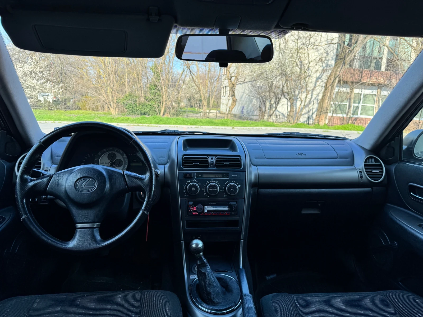 Lexus IS 200, снимка 7 - Автомобили и джипове - 55011048
