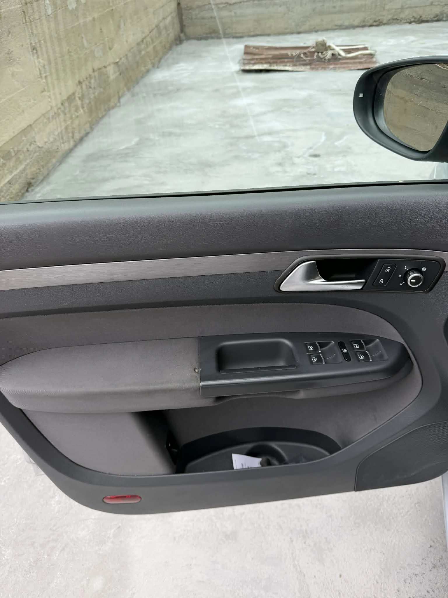VW Touran 1.6, снимка 4 - Автомобили и джипове - 55013052