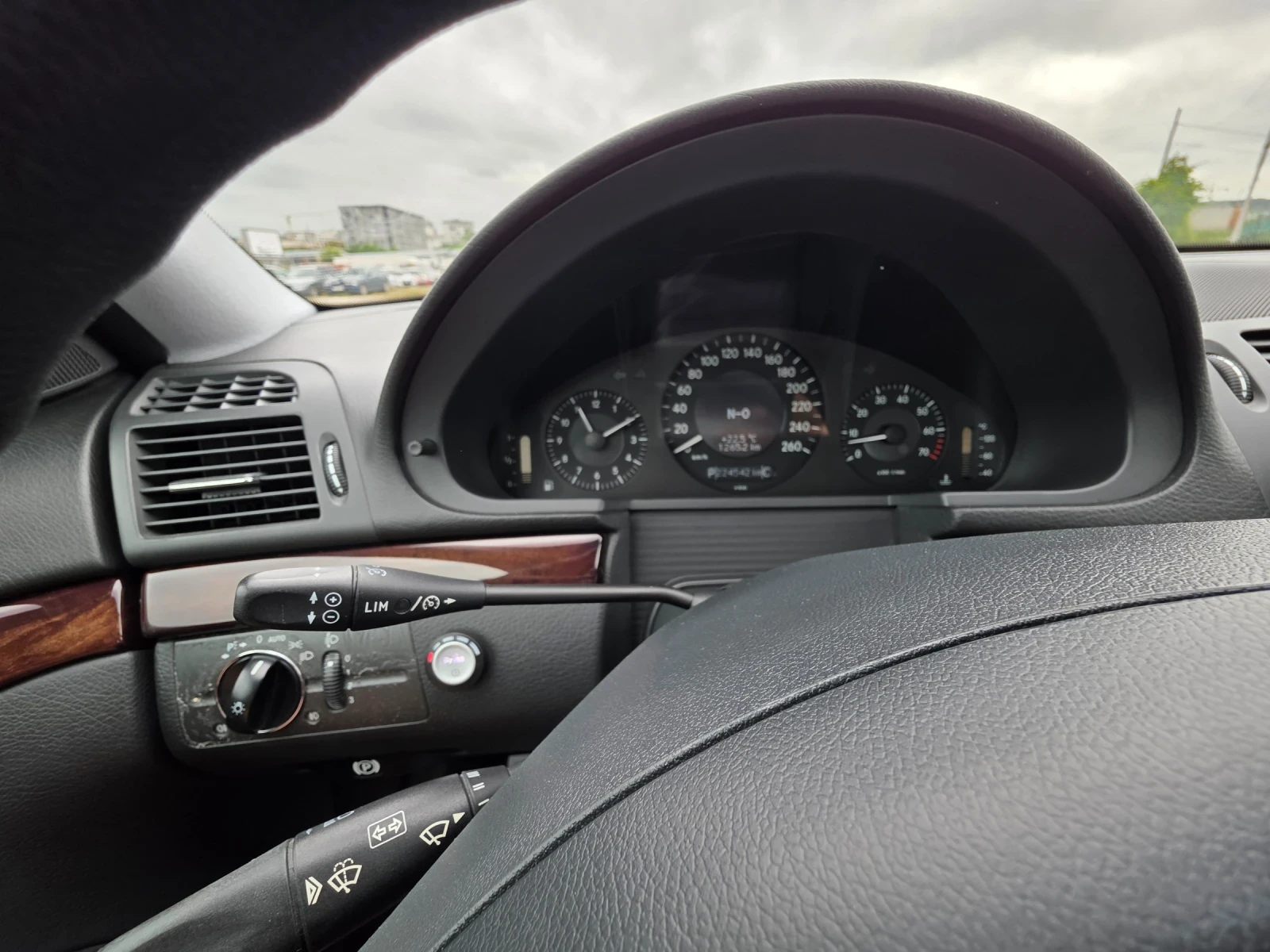 Mercedes-Benz E 280 Бензин Газ, снимка 12 - Автомобили и джипове - 55117320