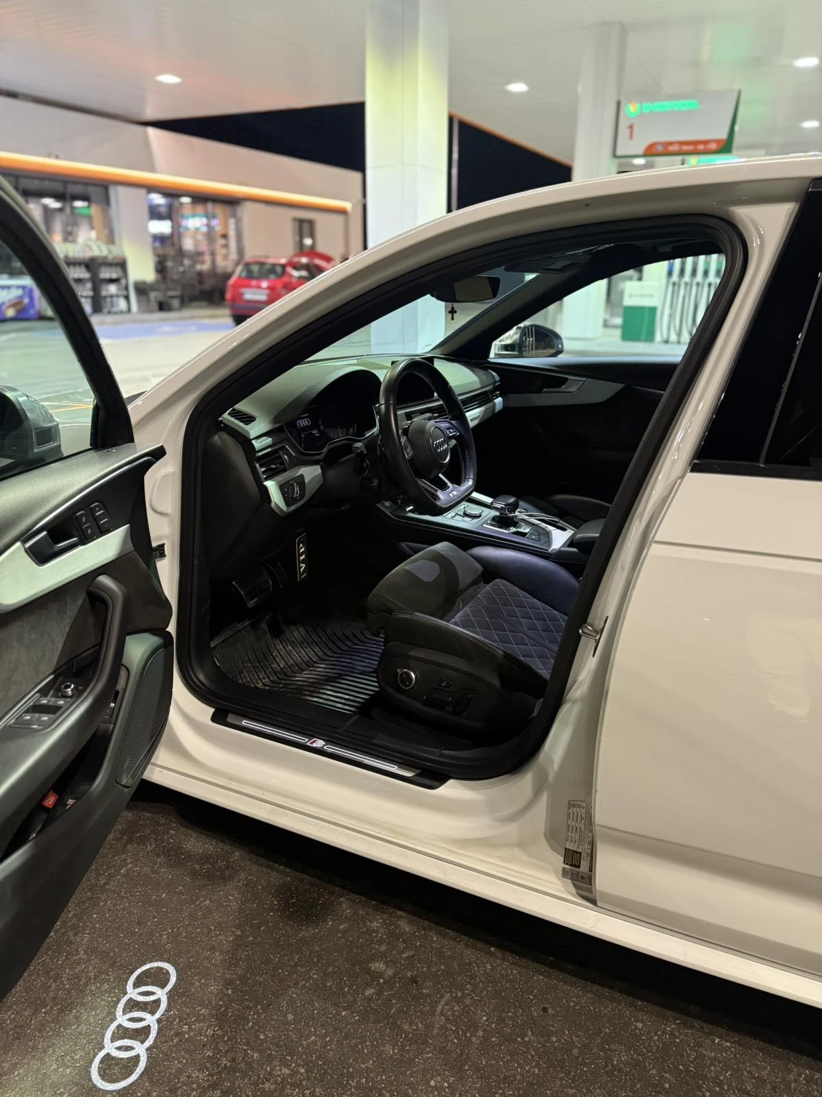 Audi S4, снимка 15 - Автомобили и джипове - 55532905