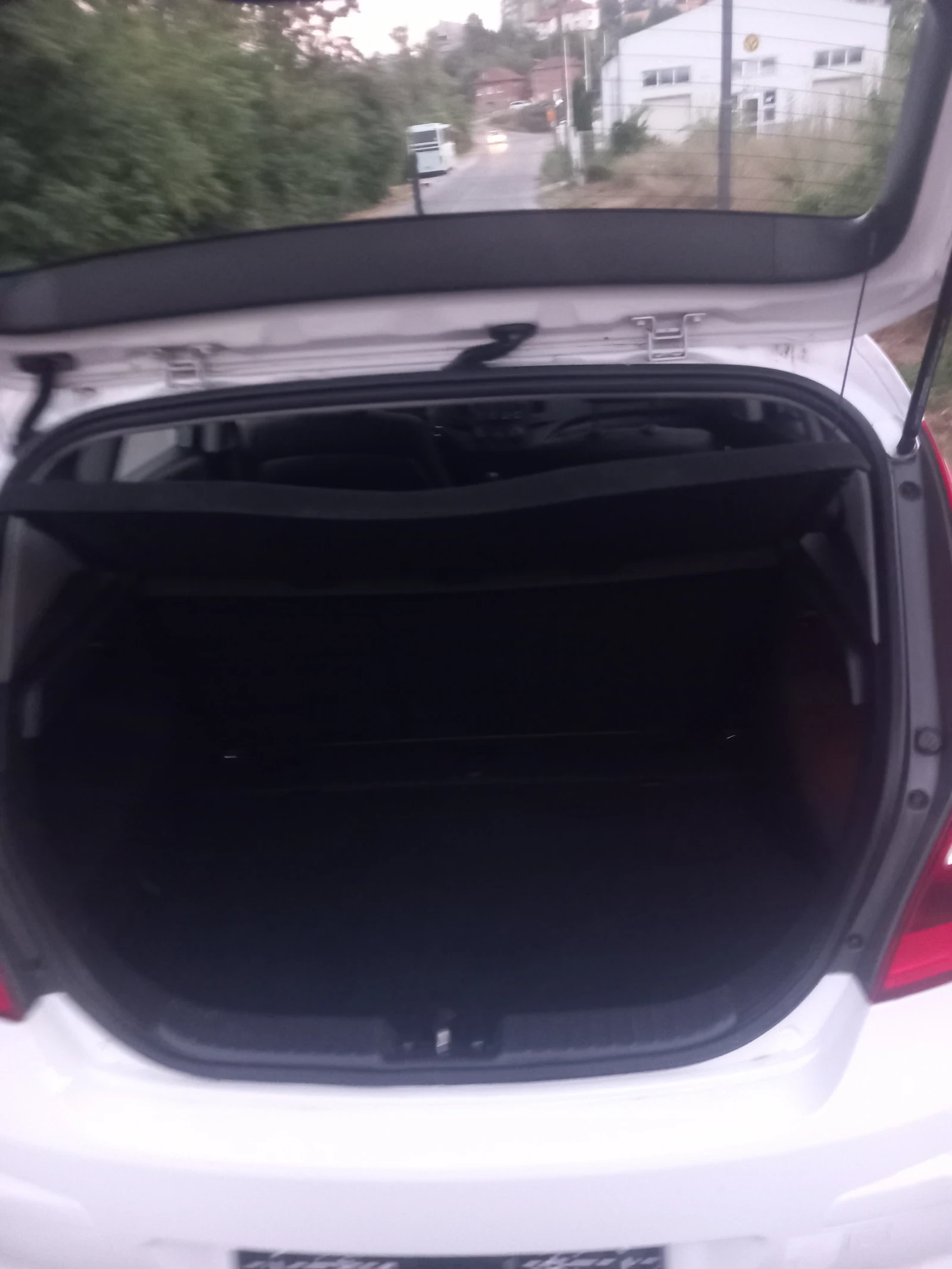 Hyundai I30 1.4 газ, снимка 11 - Автомобили и джипове - 55657846