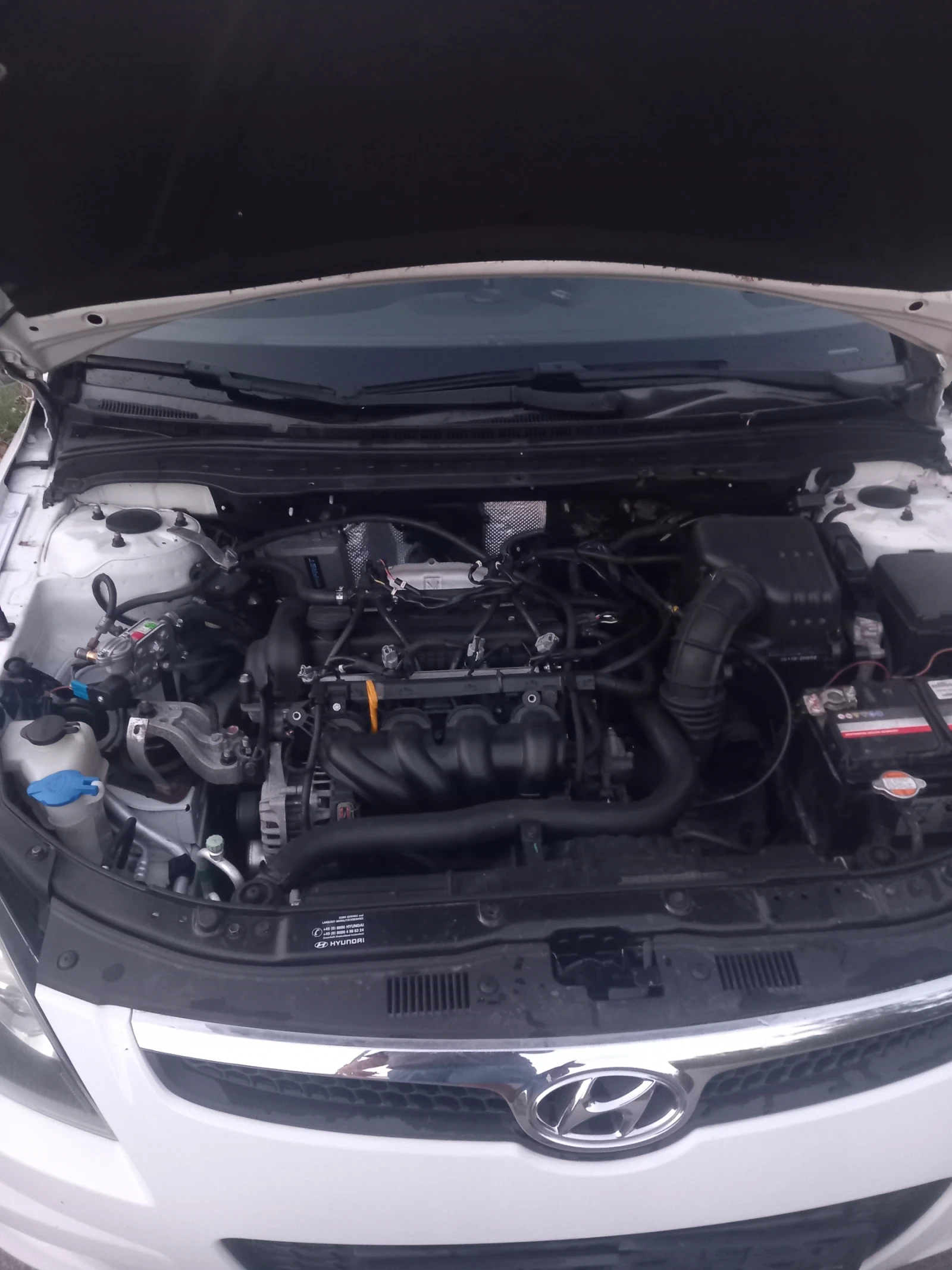 Hyundai I30 1.4 газ, снимка 14 - Автомобили и джипове - 55657846
