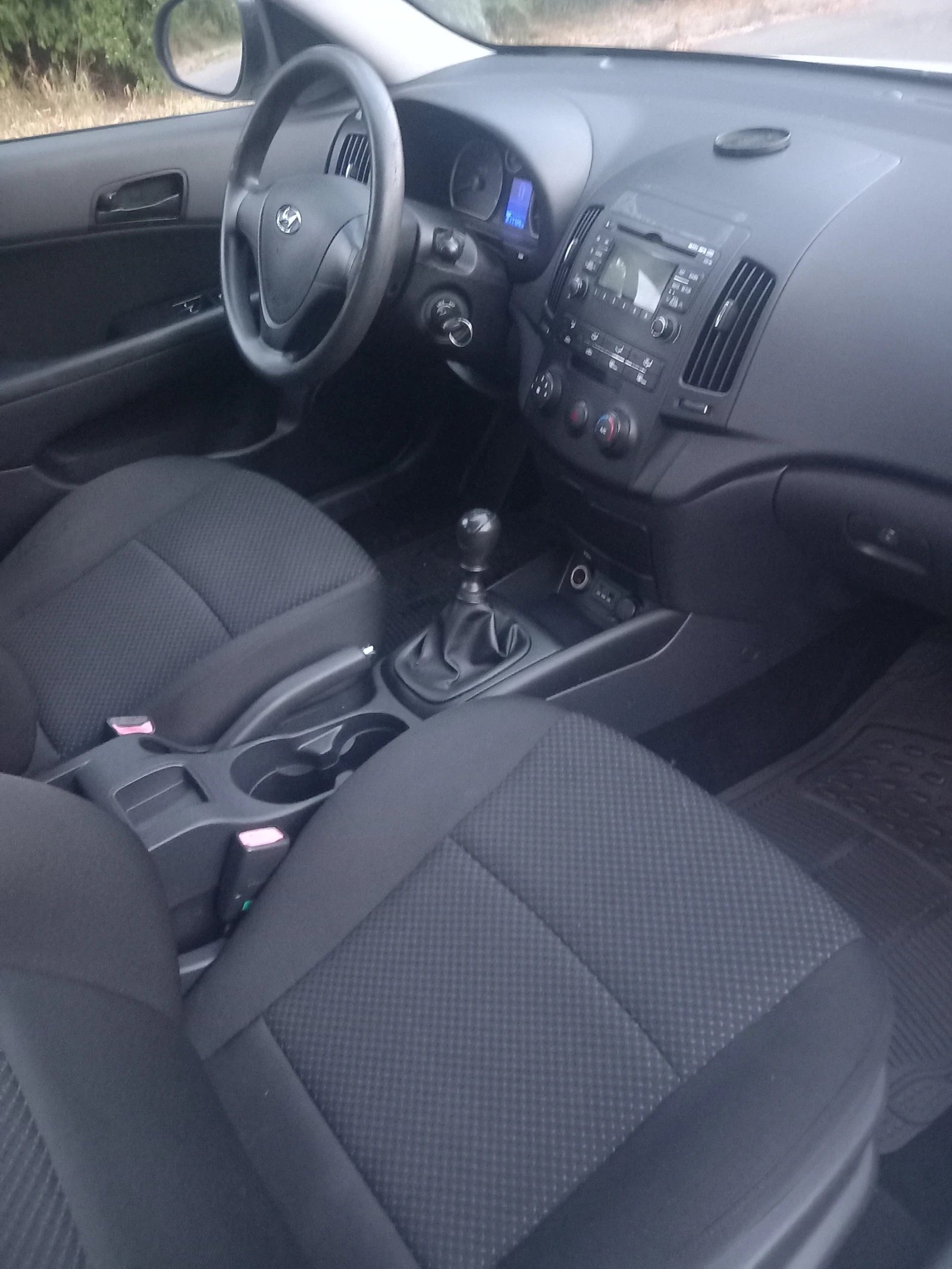 Hyundai I30 1.4 газ, снимка 13 - Автомобили и джипове - 55657846