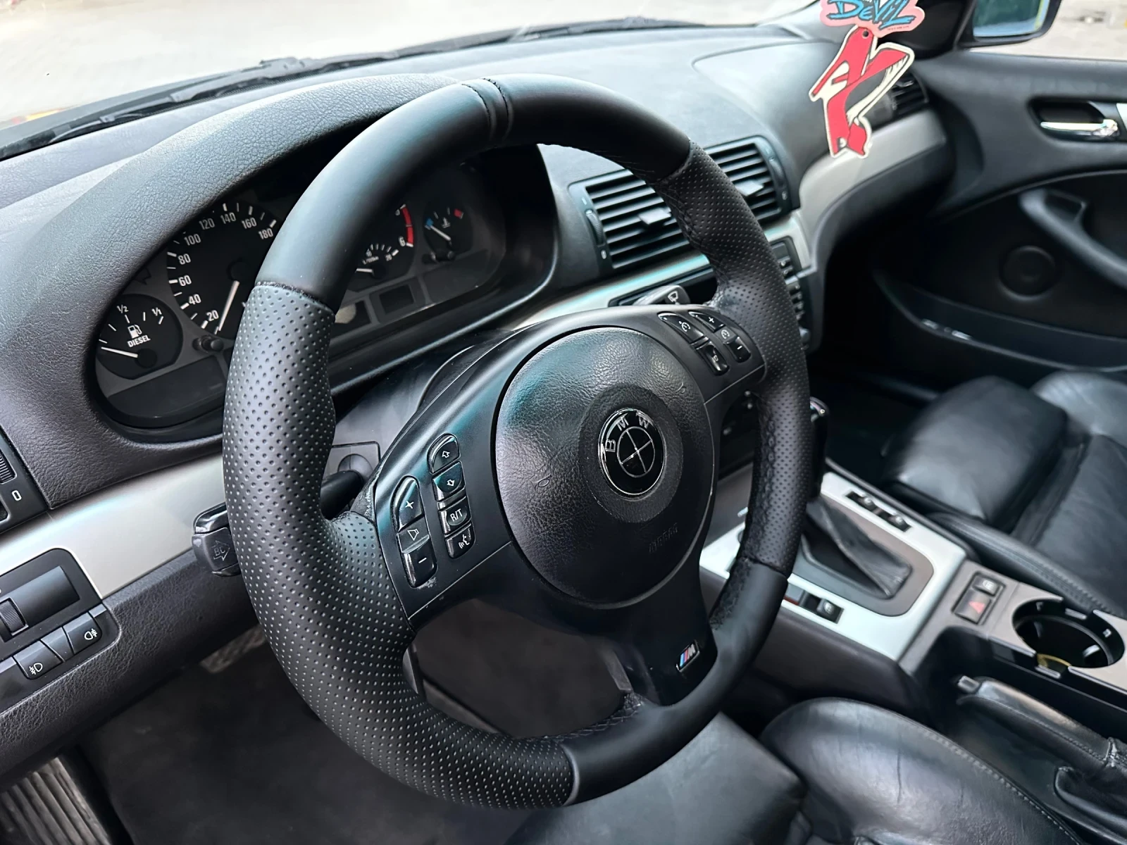 BMW 330 D, снимка 10 - Автомобили и джипове - 55675551