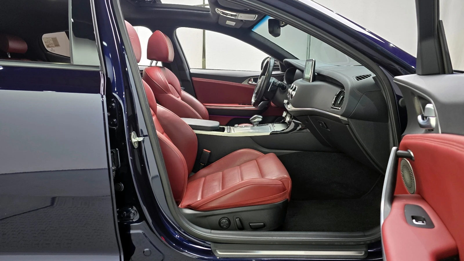 Kia Stinger AWD GT | Обдухване | Подгрев | Keyless, снимка 7 - Автомобили и джипове - 55738765