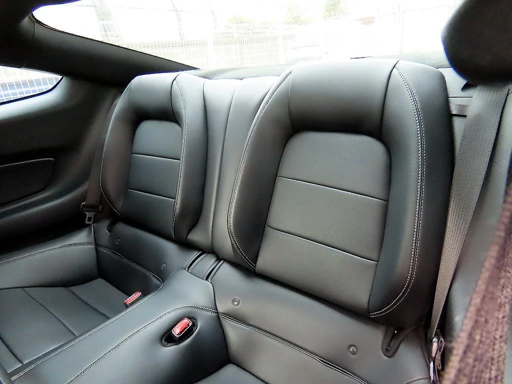 Ford Mustang 2.3 ECOBOOST * PREMIUM PKG * ОБДУХВАНЕ * КАМЕРА * , снимка 12 - Автомобили и джипове - 56048338