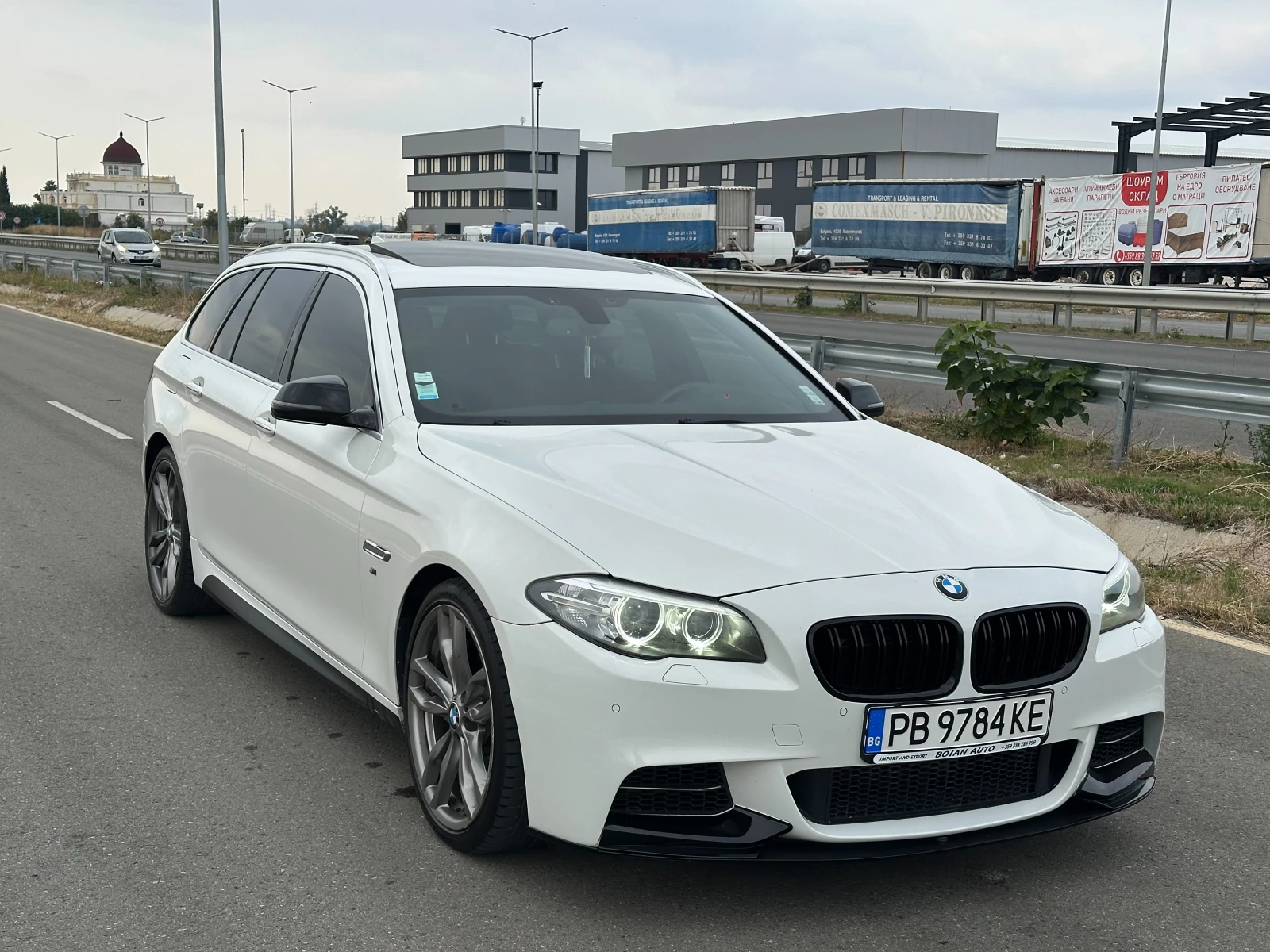 BMW 550 M-Performance, снимка 3 - Автомобили и джипове - 56131874