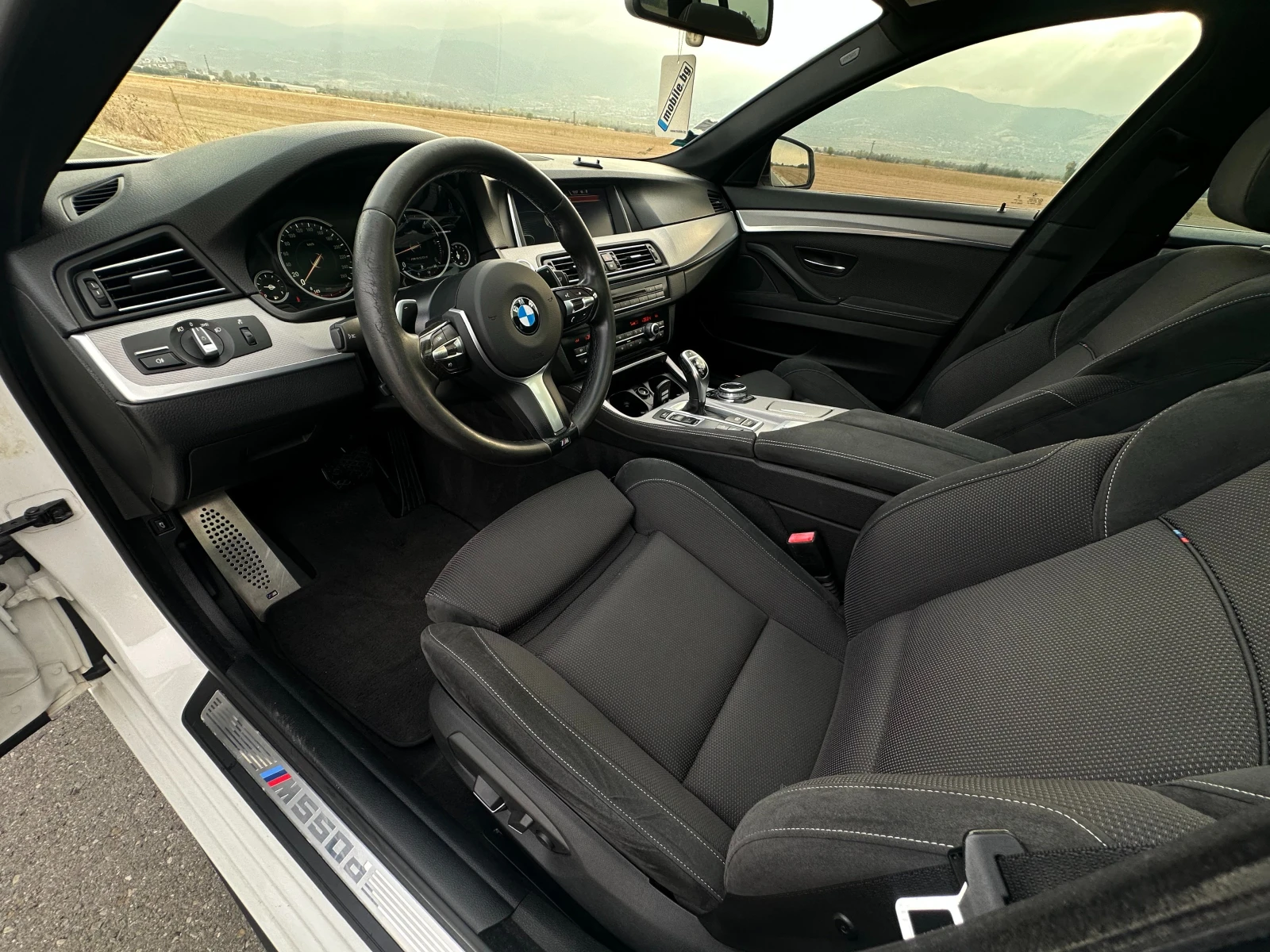 BMW 550 M-Performance, снимка 8 - Автомобили и джипове - 56131874