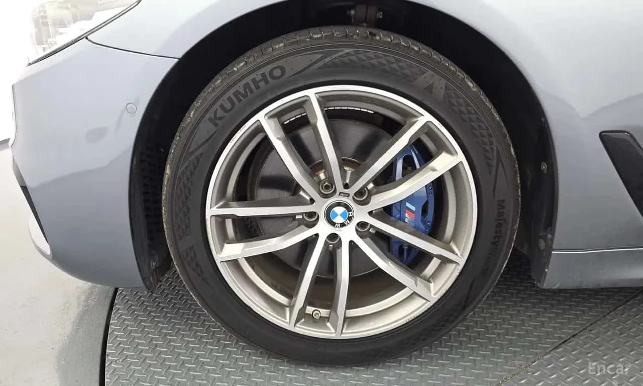 BMW 530 * 530i M Sport Package Plus * ЦЕНА ДО БГ, снимка 16 - Автомобили и джипове - 56313445
