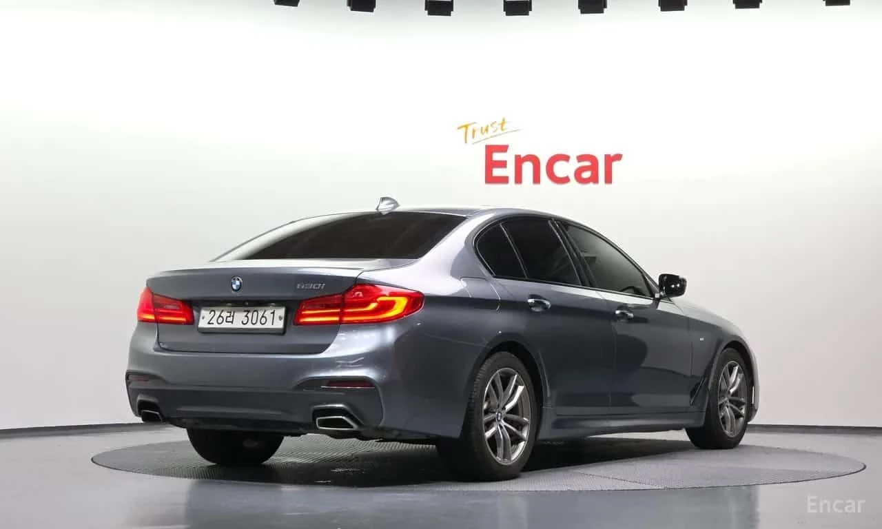 BMW 530 * 530i M Sport Package Plus * ЦЕНА ДО БГ, снимка 2 - Автомобили и джипове - 56313445