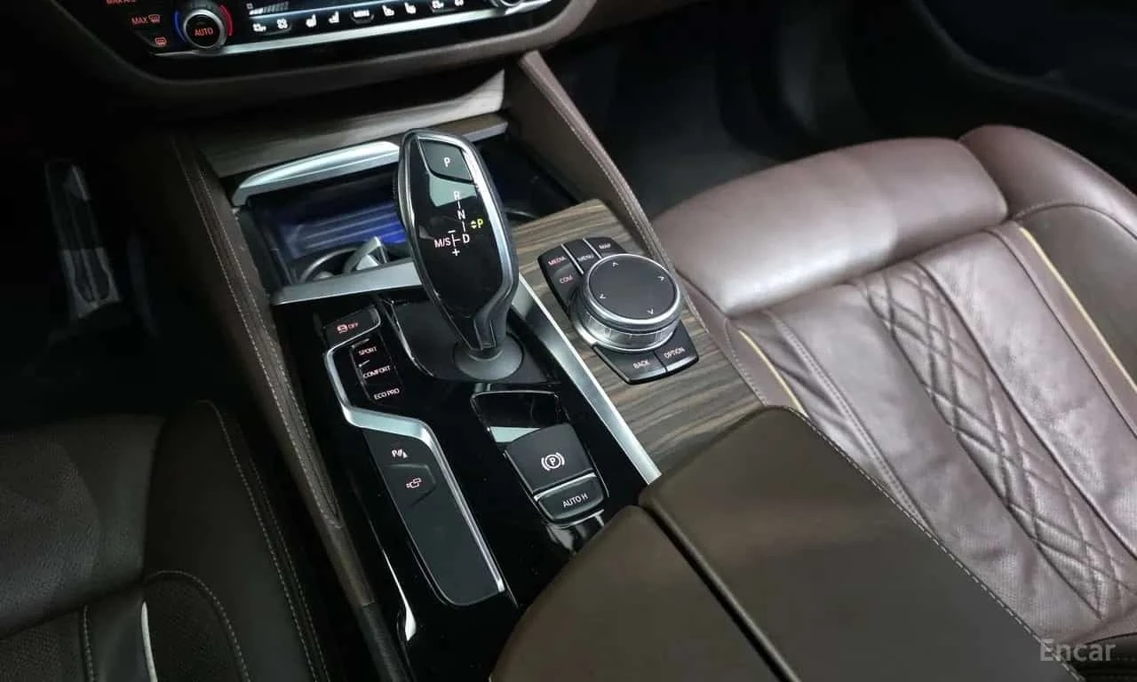 BMW 530 * 530i M Sport Package Plus * ЦЕНА ДО БГ, снимка 10 - Автомобили и джипове - 56313445