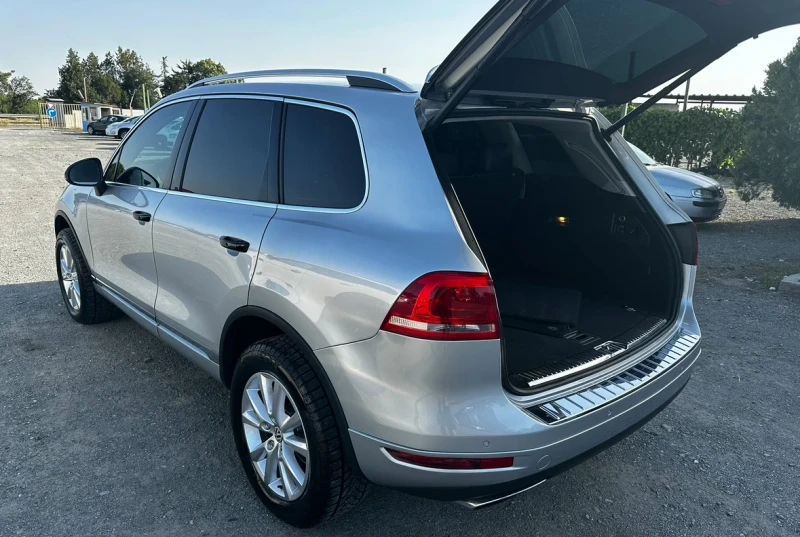 VW Touareg 3.0TDI, снимка 4 - Автомобили и джипове - 47379824