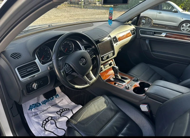 VW Touareg 3.0TDI, снимка 5 - Автомобили и джипове - 47379824