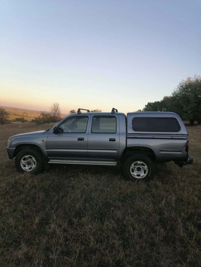 Toyota Hilux 2.4 TD , снимка 7 - Автомобили и джипове - 47694016