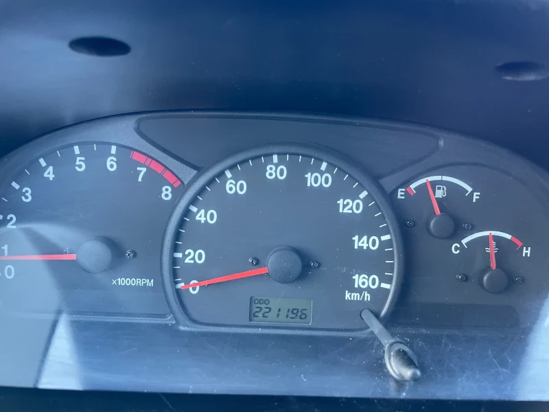 Suzuki Grand vitara, снимка 9 - Автомобили и джипове - 52395054