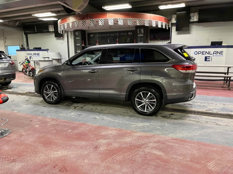 Toyota Highlander * XLE * CARFAX * БЕЗ ПЪРВОНАЧАЛНА ВНОСКА, снимка 2 - Автомобили и джипове - 53154290