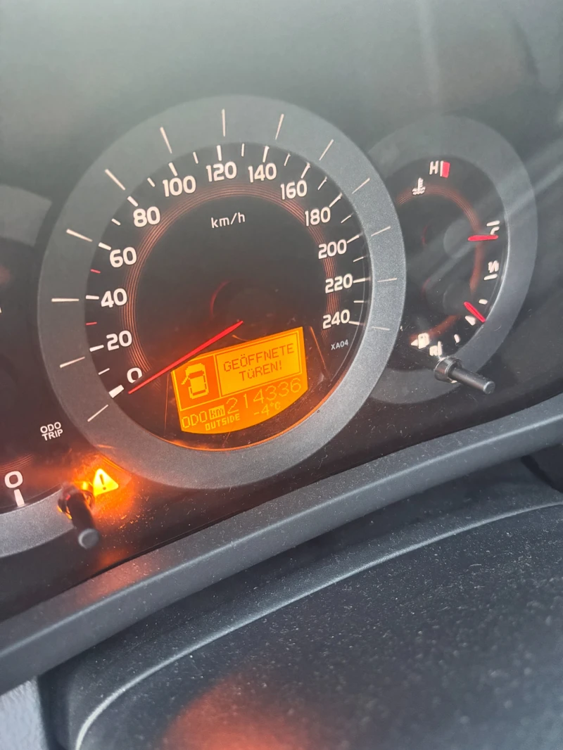 Toyota Rav4, снимка 11 - Автомобили и джипове - 53249771