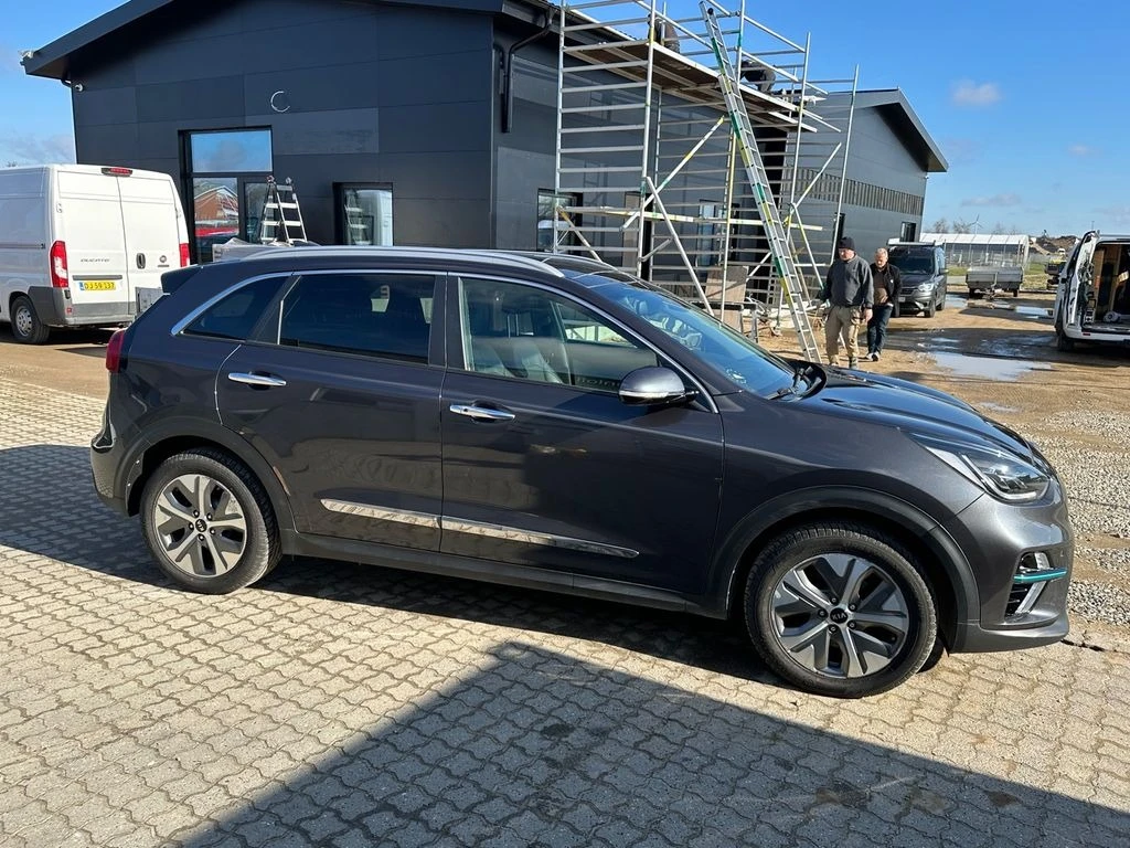 Kia Niro ExecutiveLine 64 kWh - изображение 2