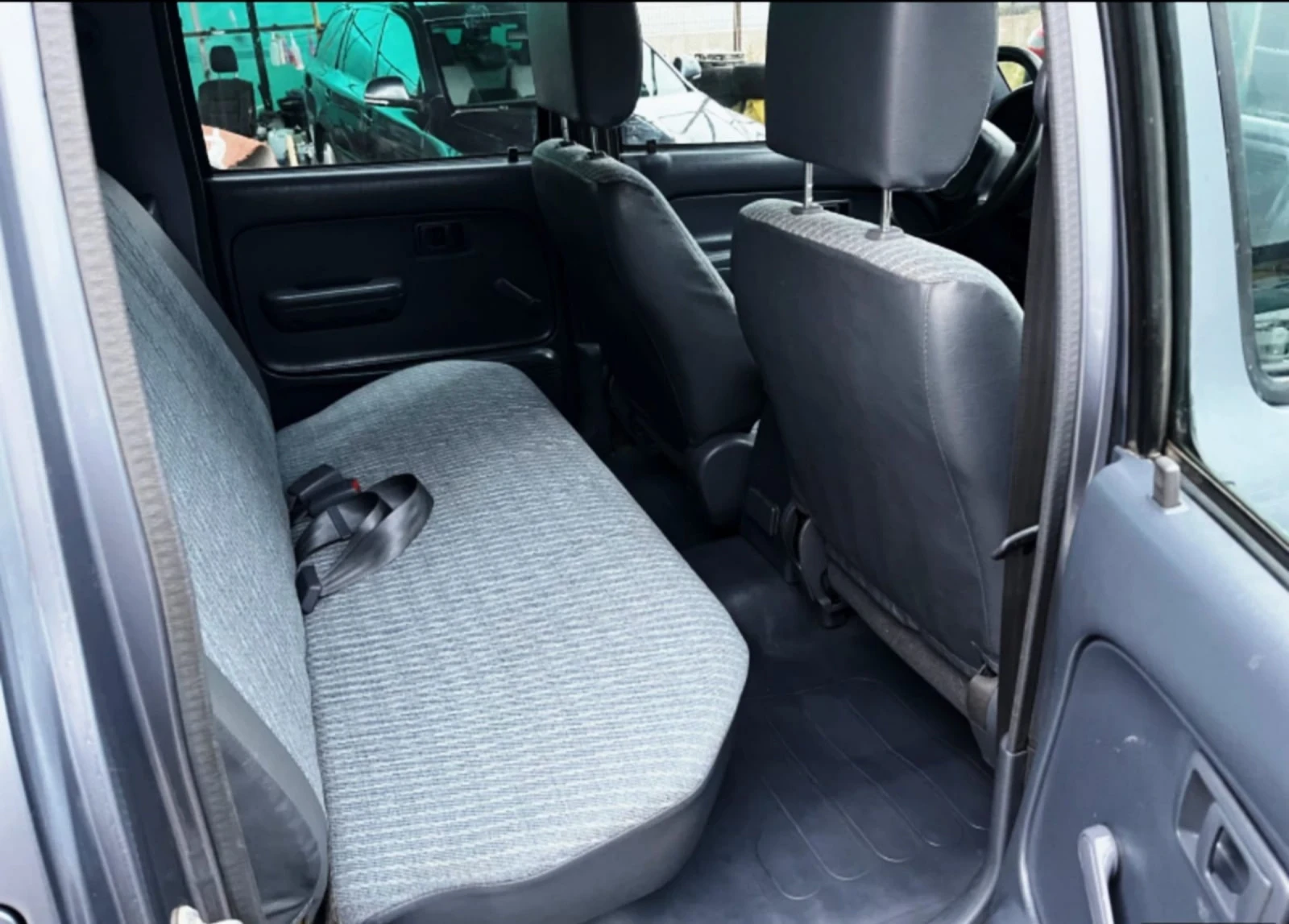 Toyota Hilux 2.4 TD  | Mobile.bg — изображение 11