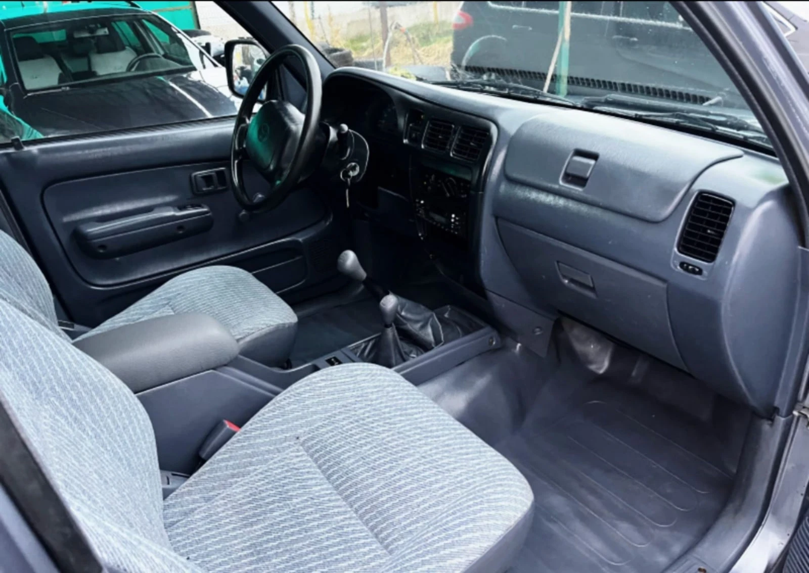 Toyota Hilux 2.4 TD  - изображение 10